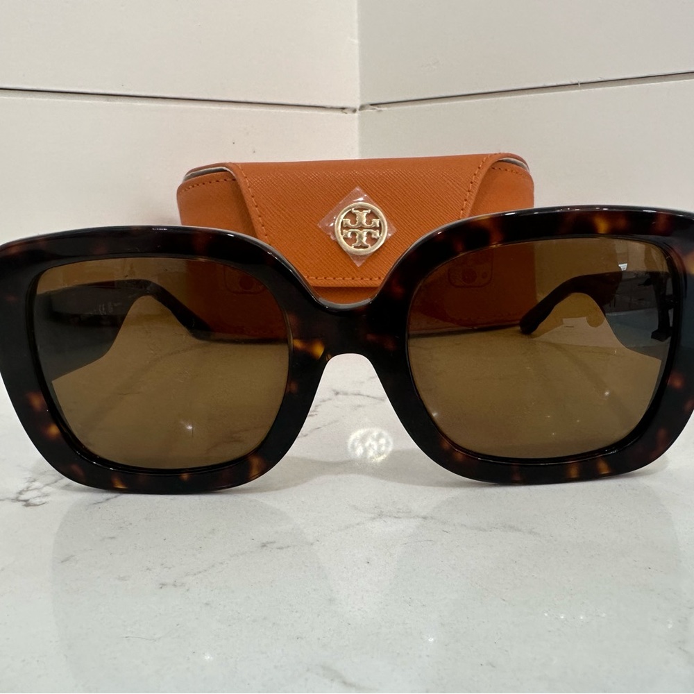 Brown Tortoise Tory Burch Sun Glasses